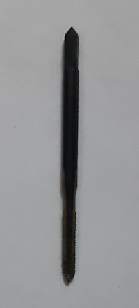 Метчик М-1,8 ручной
