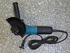 Машина УШМ МАКИТА 9558HN//9558HNВ 125мм 840Вт 10000об+ диск