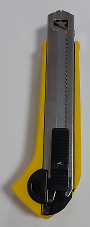 Нож пистолетный металл 18мм + лезвия 10270